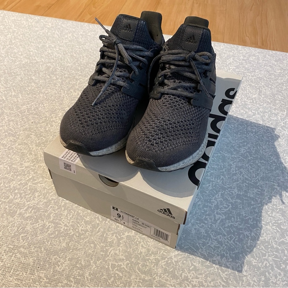 Adidas Ultraboost 1.0 M9.5 Shoes